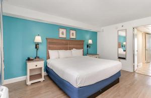Oceanfront 1 BR Getaway-Amazing Amenities and Views! Caribbean 1020