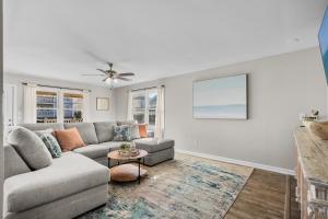 Tides Like These - Gorgeous 6 Bedroom Elite Beach Home! Pet Friendly!