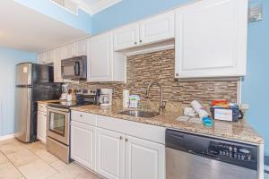 Ocean View 2 Bedroom Apartment with Great Views! Palace Resort 413