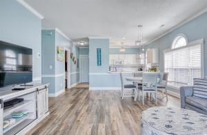 Spacious 2 BR Condo with Golf Course Views! Magnolia Place 202