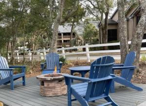 Beachside Escape with Private Hot Tub and Free Golf Cart Use-Steps from the Beach! The Mayflower