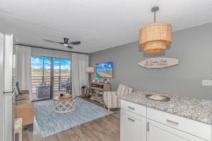 Captivating 2BR Condo for 7 on the Inlet! Marshside Inn 107