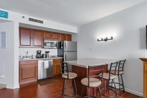 Incredible Oceanfront 1 BR Condo- Breathtaking Views- Ocean Forest Plaza 2108