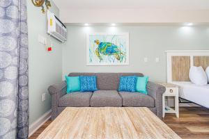 Ocean Front Condo Sea Mist 20509