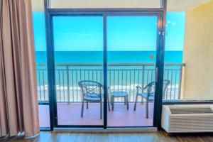 Beautifully Updated King Suite-Spectacular Oceanfront Views! Caravelle 1514