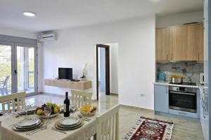 One Bedroom Apartment In Saranda - 001 - Happy Rentals