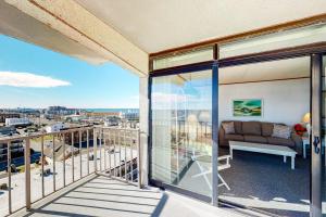 Sea Terrace 809