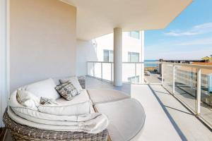 The Meridian 504W