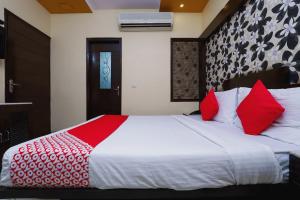 Hotel O J P Inn Near Patel Nagar Metro Station