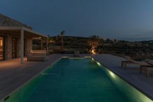 37North Neotraditional Villa with Breathtaking Sunset View