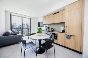 Luxury Downtown Unit with skyline Views