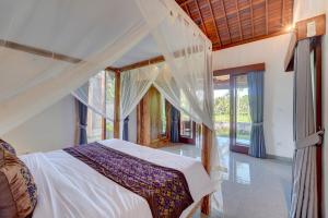 Dana Guest House with Rice Field View