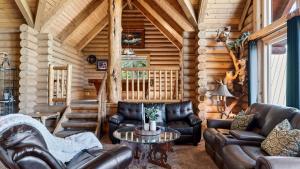Moonshadows Log Cabin by AvantStay
