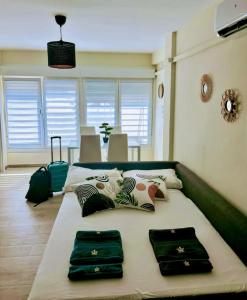 Beautiful Modern Flat Near the Beach & Pool