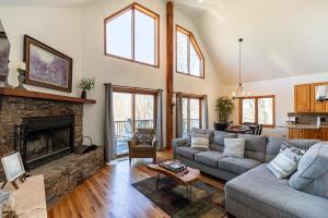 A Change of Scenery at Yonahlossee 5 BR