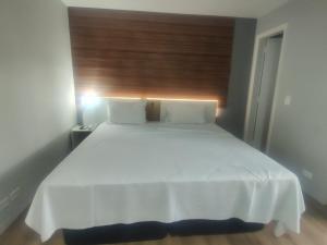 Studio 405 com cama King Size