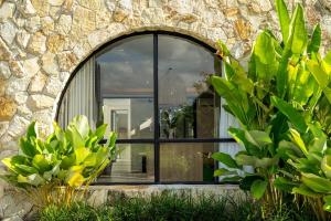 NEW! 3BR Villa Melengkung 5 minutes to Cemagi Beach, Canggu