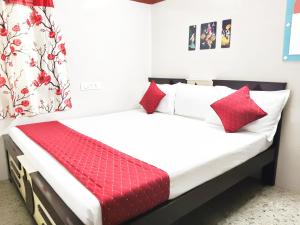 Hotel Jyothi Kumar Royal Ac,Non Ac Rooms