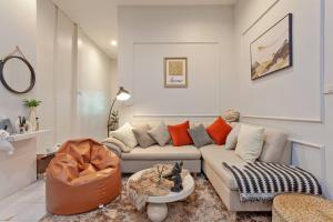 Cocos Townhouse BTS onnut 350 Meters 3Br3Bth