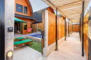 New! Stylish Lumbung Loft 1BR Villa2, Kerobokan