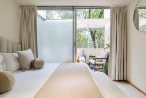 Thoughtfully curated Villa Condesa with AC and Terraces