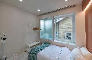2bedroom 1bathroom hongdae area