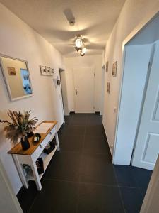 Ferienwohnung Elya Gartenparadies nahe Events, Outlet und Spa