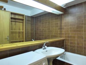 Résidence Les Cytelles - Appartement 23 pièces ensoleillé pour 6 personnes près du golf , très belle vue à MERIBEL ALTIPORT MAE-2704