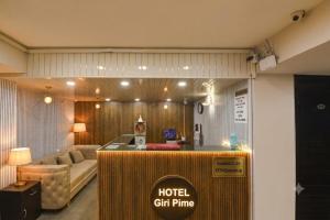 Hotel Giri Prime Inn Near Cyber City, Phase 3 Metro