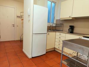 RL Spacious 2-Bed Apt on La Rambla. Wifi Central