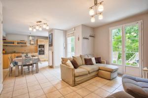 merville franceville, maison mitoyenne avec jardin, 2 chambres