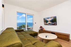 New Modern Apartment with seaview, for 5 people
