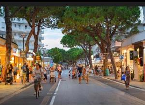 APPARTAMENTO BLU -OVER THE RAINBOW APARTMENTS - LIDO di JESOLO- PIAZZA MAZZINI 200 MT DAL MARE