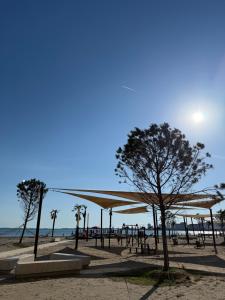 Troys Beachside Escape