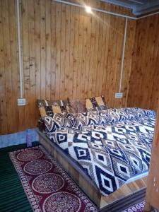 Wooden cottage jibhi