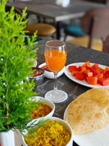 Rosewood Retreat Bhimtal - Luxury Lake View Resort on Bhimtal Lake