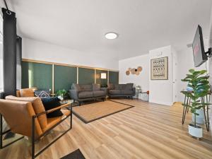 King Bed, Pet & Family Friendly unit Near Downtown Wasilla