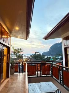 Aquaholik Travelers Lodge