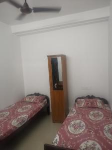 Varkala Railview tourist home