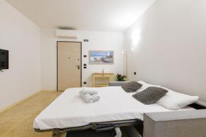 Relaisdulac Desenzano with pool and parking private