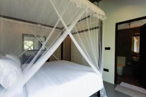 The Embrace Luxury Villa - Hiriketiya