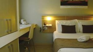 Smart-House-Central-Rent-Rooms-With-Air-Conditioning FREE PARKING