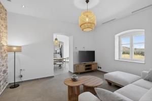 Celeste Syros Retreat