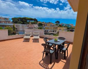 SOFIA APARTMENT - Bright and Spacious Flat in Central Nettuno, Steps from the City Center, Beaches, and Train Station