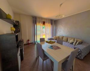 SOFIA APARTMENT - Bright and Spacious Flat in Central Nettuno, Steps from the City Center, Beaches, and Train Station