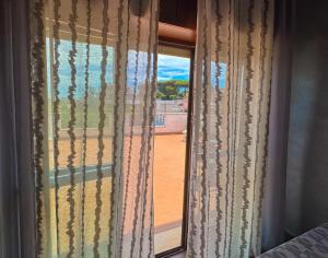 SOFIA APARTMENT - Bright and Spacious Flat in Central Nettuno, Steps from the City Center, Beaches, and Train Station