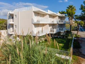 PJ Properties Aegean Breeze Family Suite Sounio