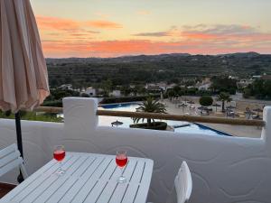 Villotel 4P Pool and Views