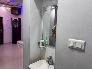 indifeed stays ,ground flor 1bhk apartment best locality in indore