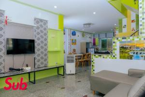 Family House in Hat Yai (1 km. at Central)